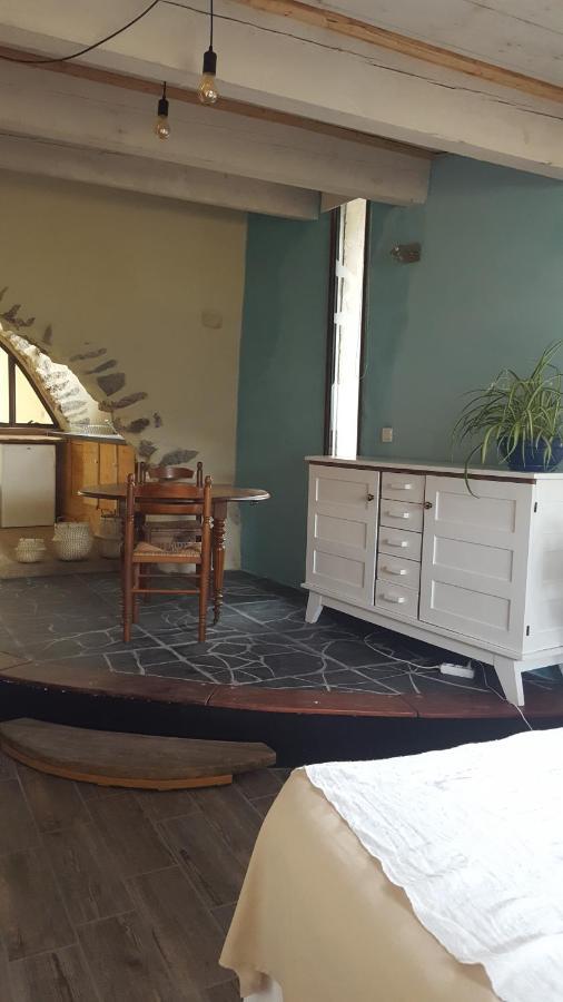 Gite Dans Ancienne Bergerie En Pleine Garrigue Fraissé-des-Corbières Exterior foto